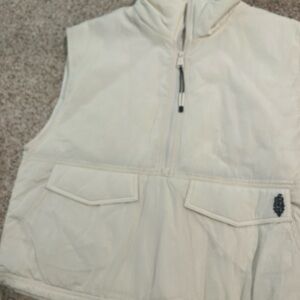 Super cute free people puffer vest